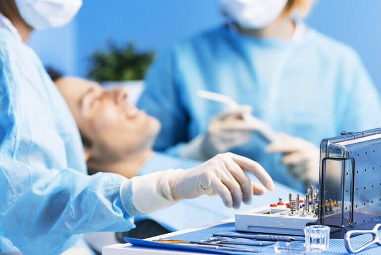 Chirurg stomatolog w Tomaszowie Mazowieckim - Al-dent stomatologia